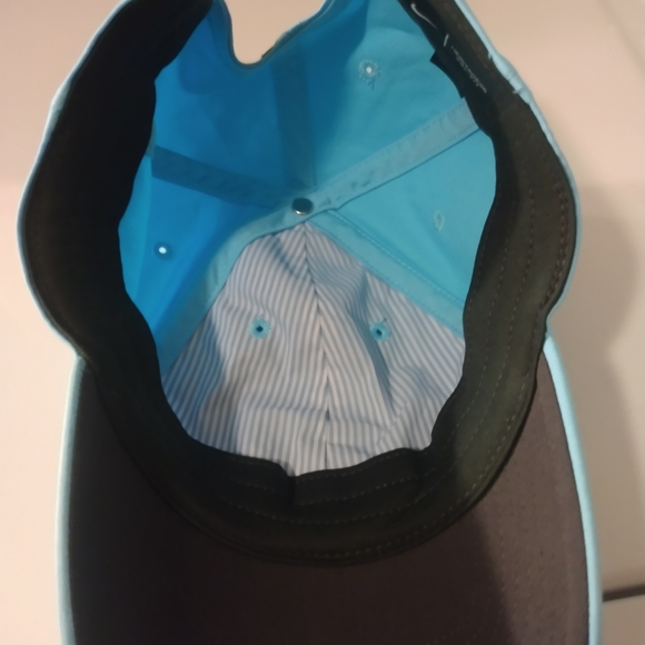 Hat - Picture 2 of 4